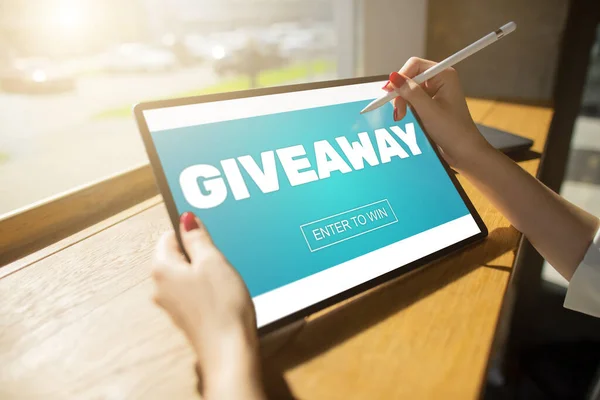 Maximizing Online Giveaways